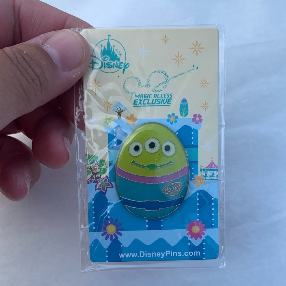 Disney exclusive Toy Story LGM egg pin